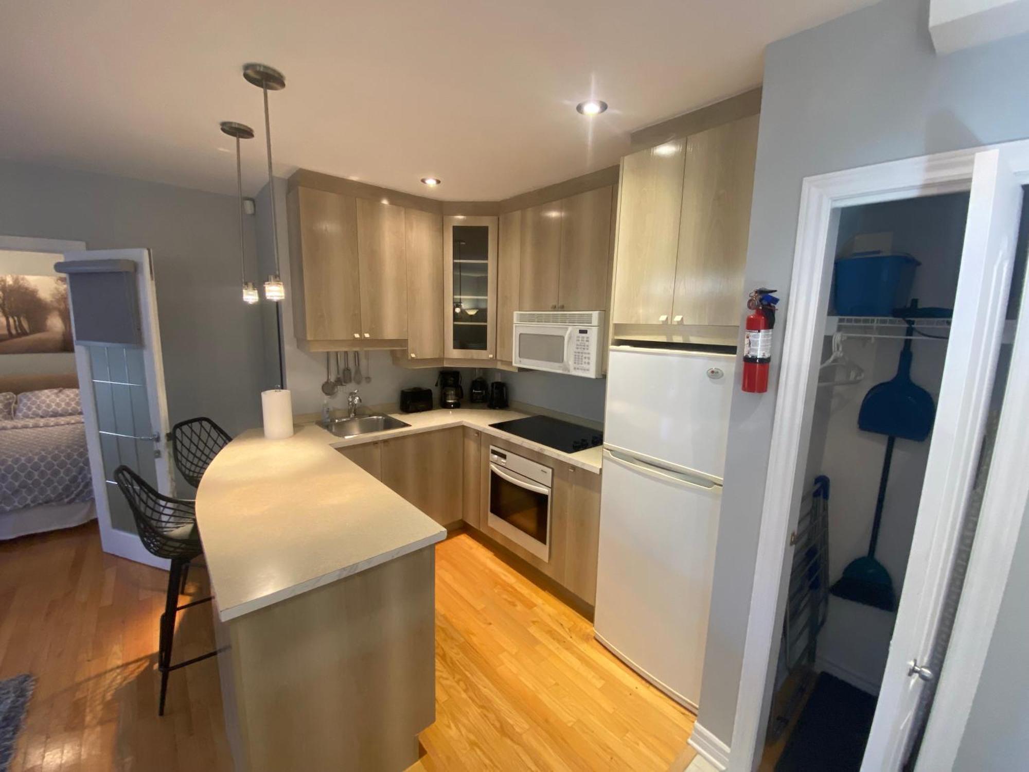 Aparthotelmontreal By Les Terrasses Saint Urbain 2225i2 Apartamento 4*